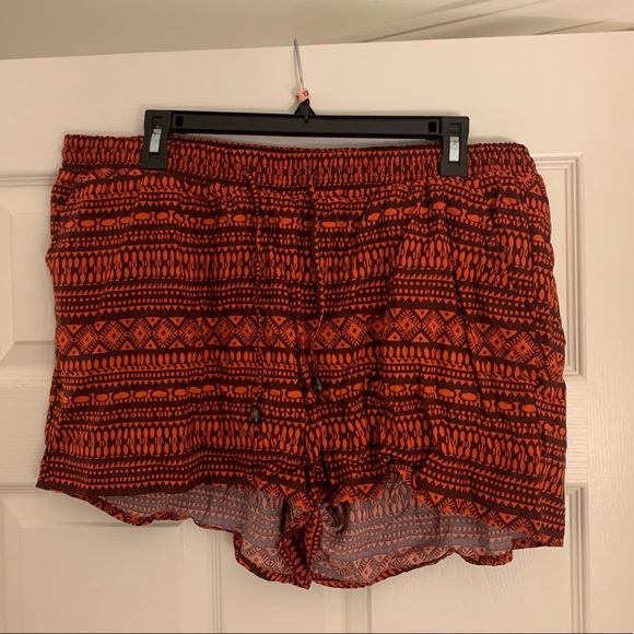 Old Navy patterned shorts - Picture 1 of 5